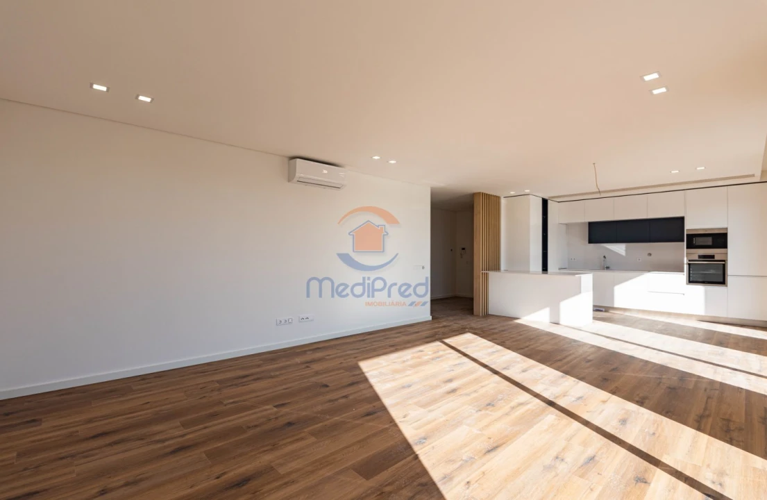 Apartamento T2 para Venda em Santo António dos Cavaleiros e Frielas Foto 2