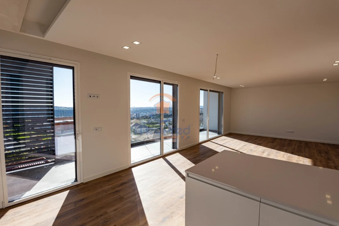 Apartamento T2 para Venda em Santo António dos Cavaleiros e Frielas Foto 4