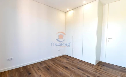 Apartamento T2 para Venda em Santo António dos Cavaleiros e Frielas