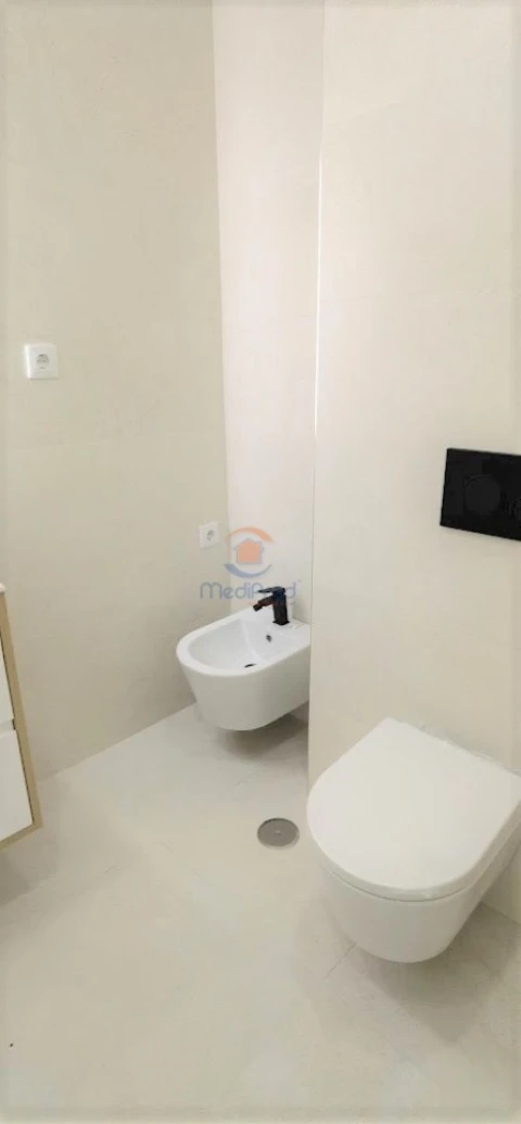 Apartamento T2 para Venda em Santo António dos Cavaleiros e Frielas