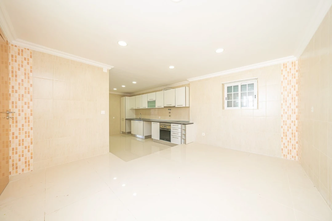 Moradia T5 para Venda em Carcavelos e Parede Foto 8