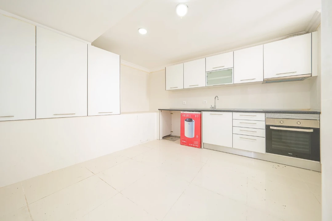 Moradia T5 para Venda em Carcavelos e Parede Foto 35