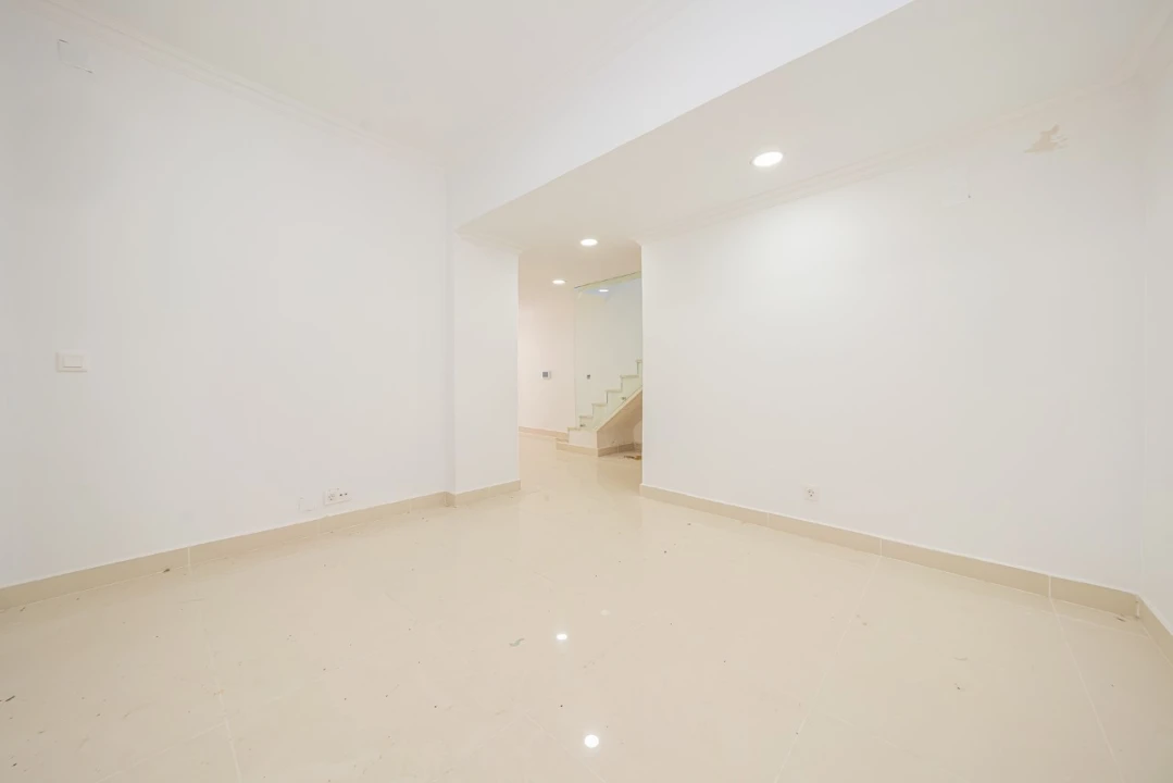 Moradia T5 para Venda em Carcavelos e Parede Foto 49