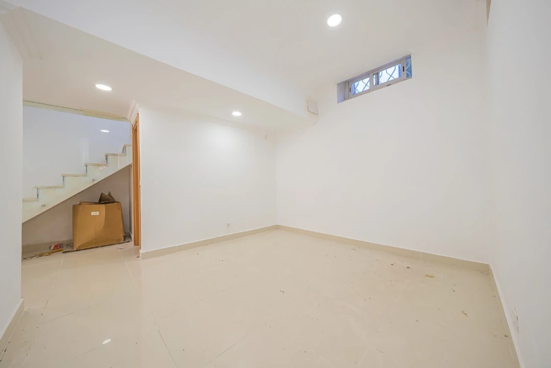 Moradia T5 para Venda em Carcavelos e Parede Foto 46