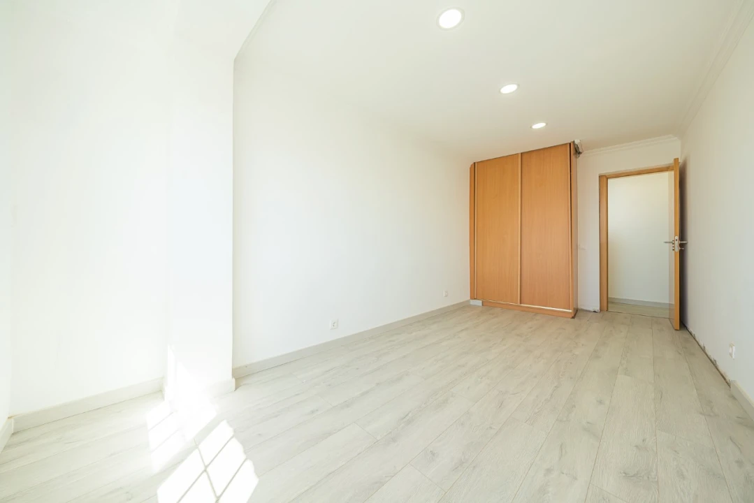 Moradia T5 para Venda em Carcavelos e Parede Foto 17