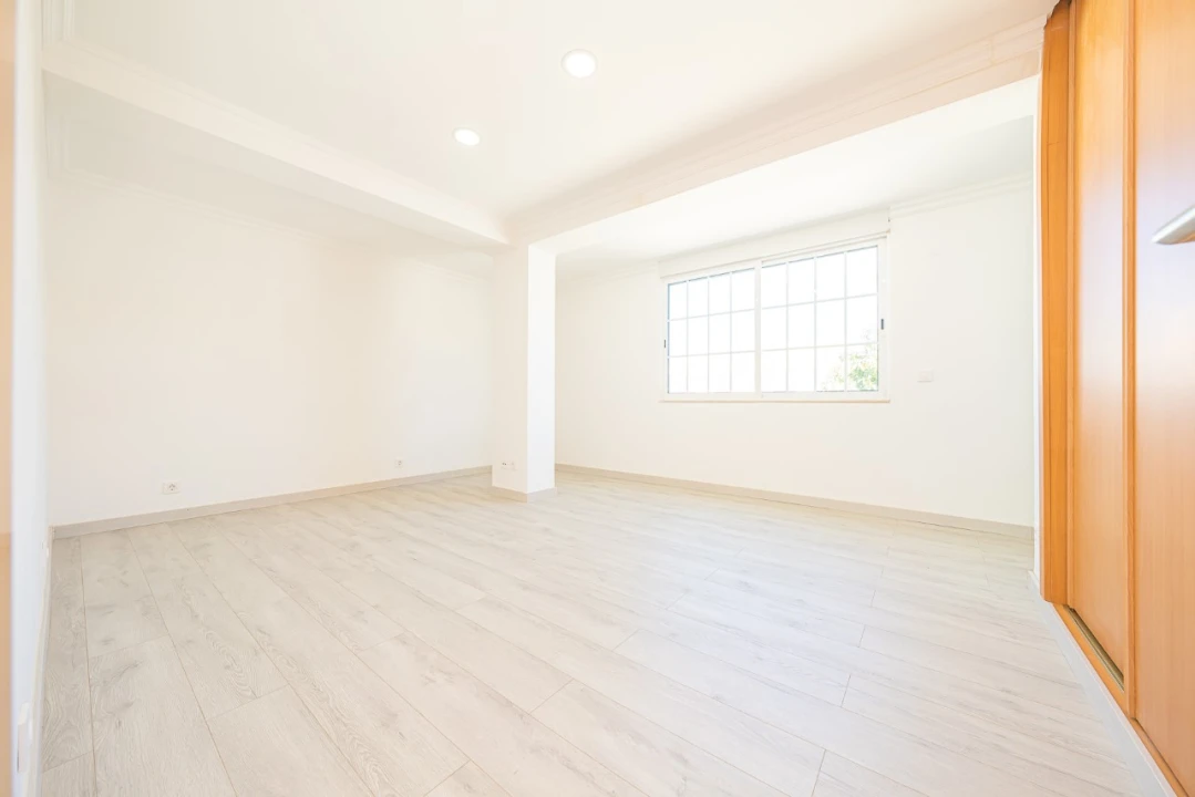 Moradia T5 para Venda em Carcavelos e Parede Foto 12