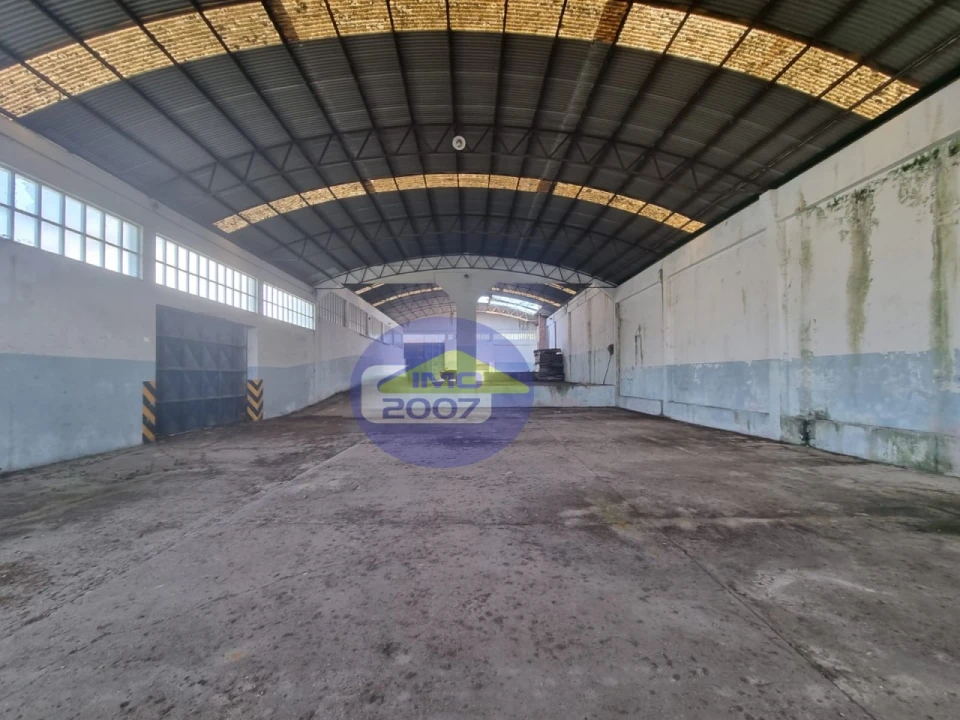 Armazém para Venda em Santa Maria de Lamas Foto 2