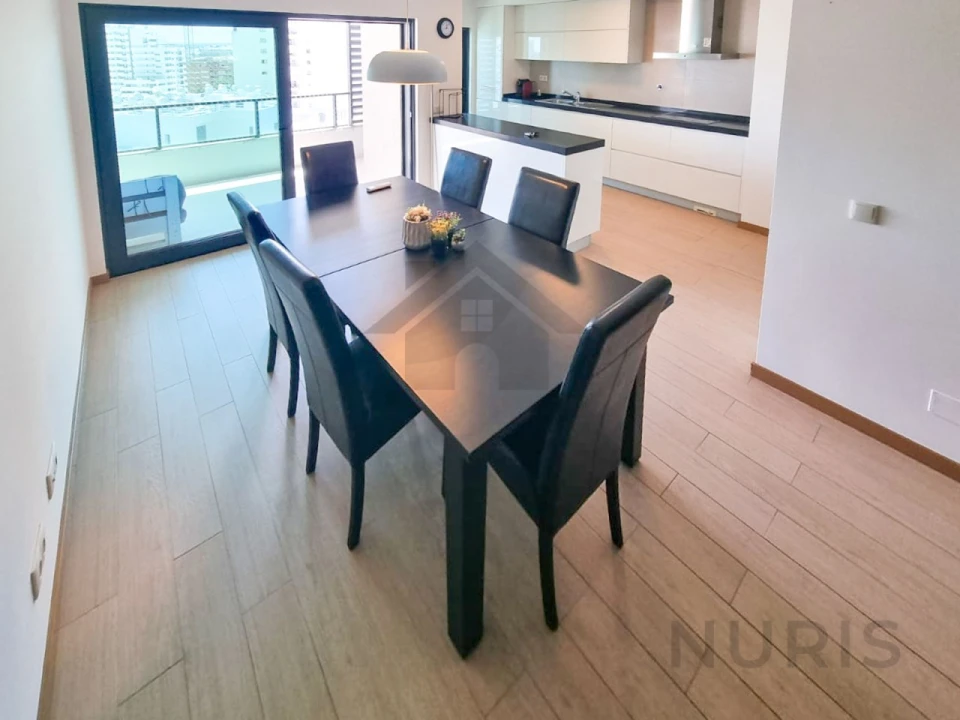 Apartamento T2 para Arrendamento em Portimão Foto 6