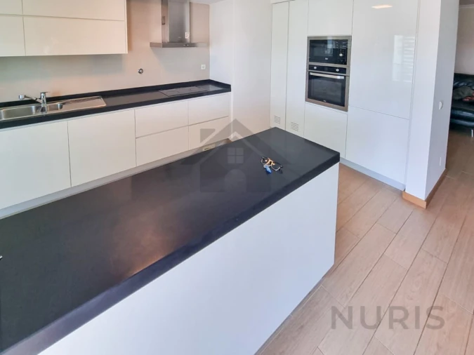 Apartamento T2 para Arrendamento em Portimão Foto 3