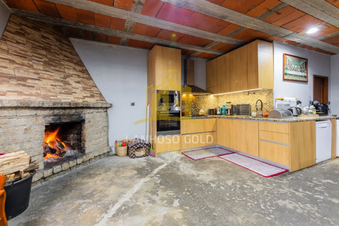 Moradia T3 para Venda em Lanhoso Foto 13