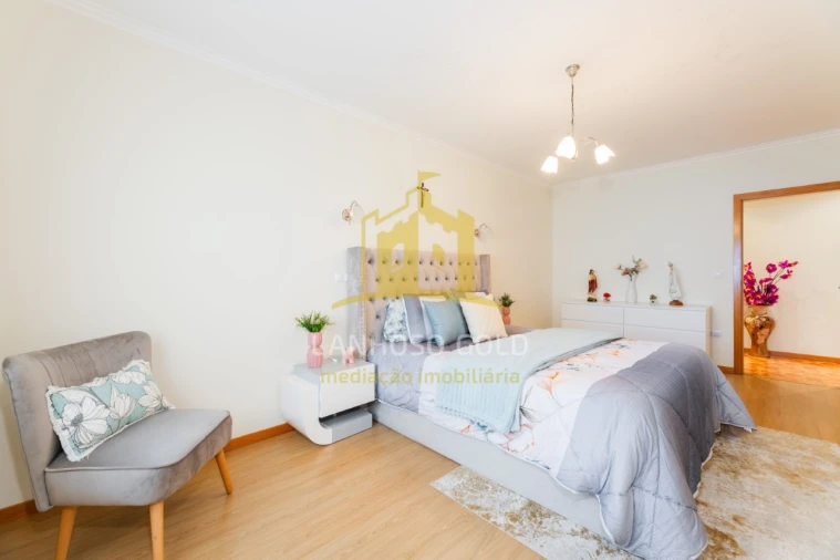 Moradia T3 para Venda em Lanhoso Foto 5