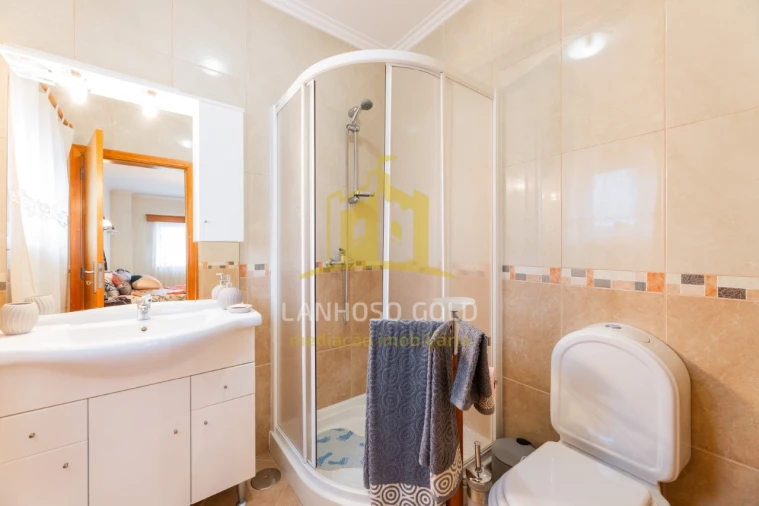 Moradia T3 para Venda em Lanhoso Foto 8