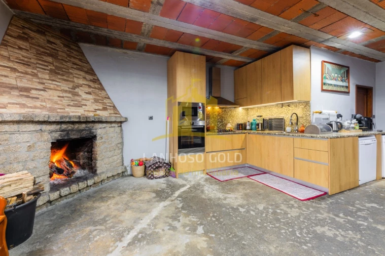 Moradia T3 para Venda em Lanhoso Foto 13