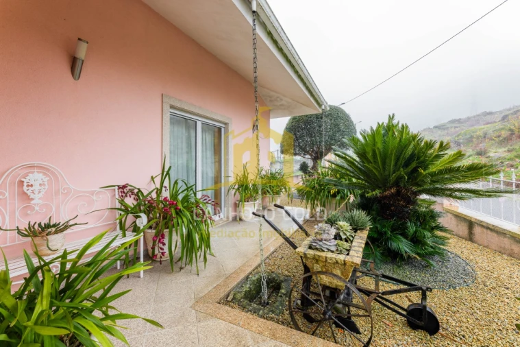 Moradia T3 para Venda em Lanhoso Foto 19