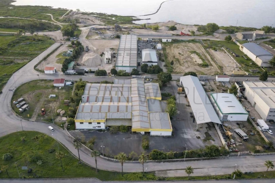 Armazém para Venda em Chamusca e Pinheiro Grande Foto 1