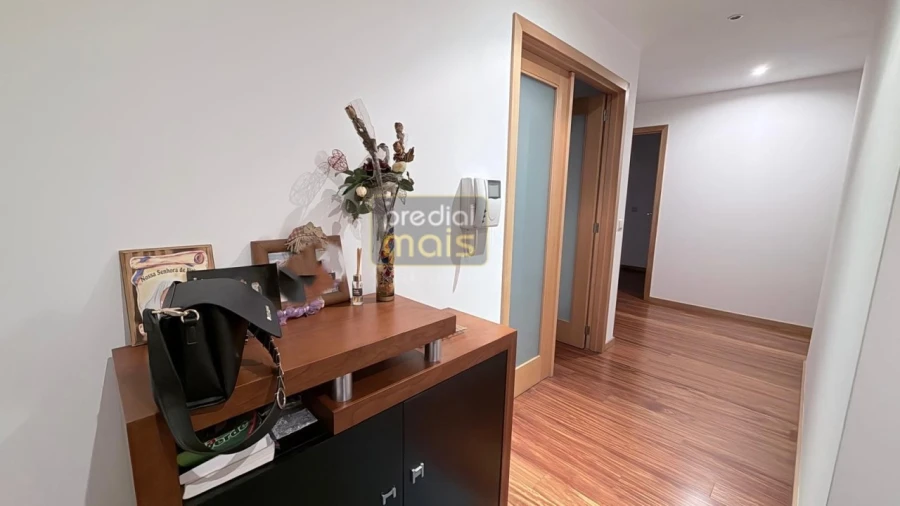 Apartamento T3 para Venda em Vila Nova de Famalicão e Calendário Foto 4