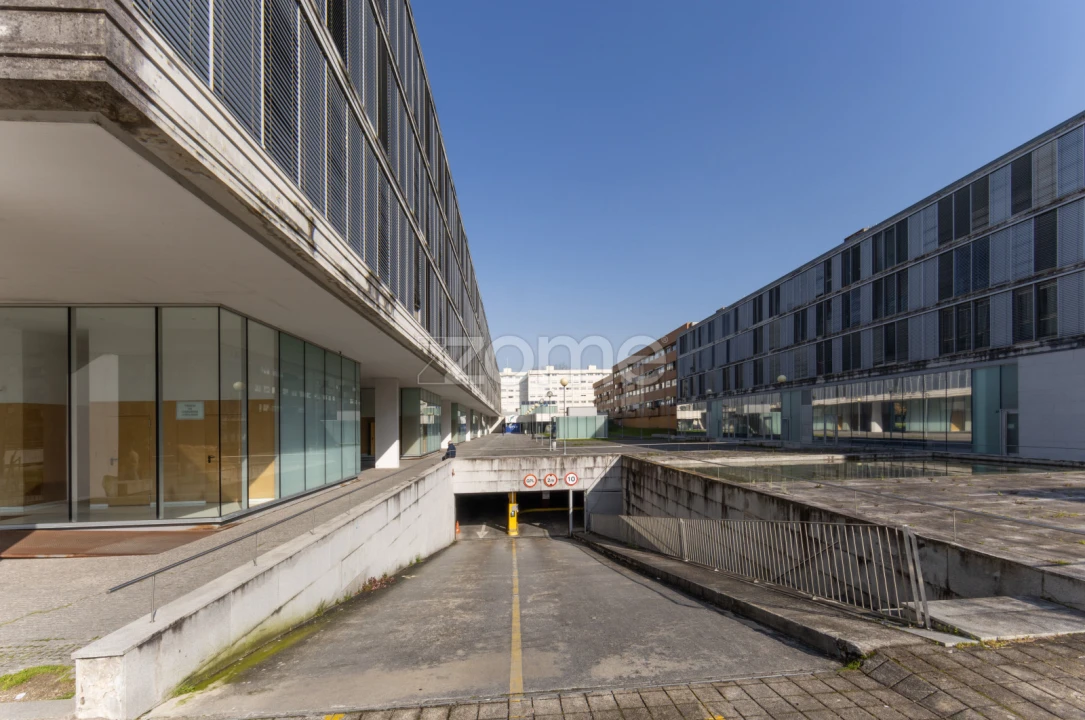 Garagem para Venda em São Mamede de Infesta e Senhora da Hora Foto 2