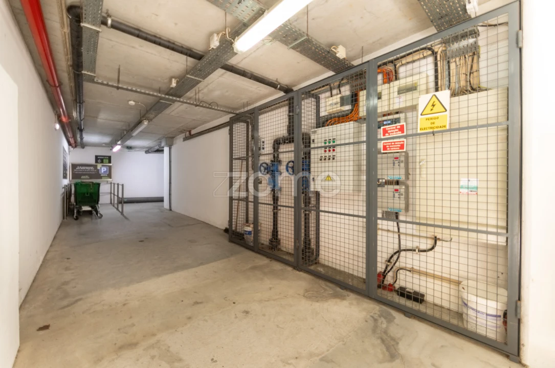 Garagem para Venda em São Mamede de Infesta e Senhora da Hora Foto 12