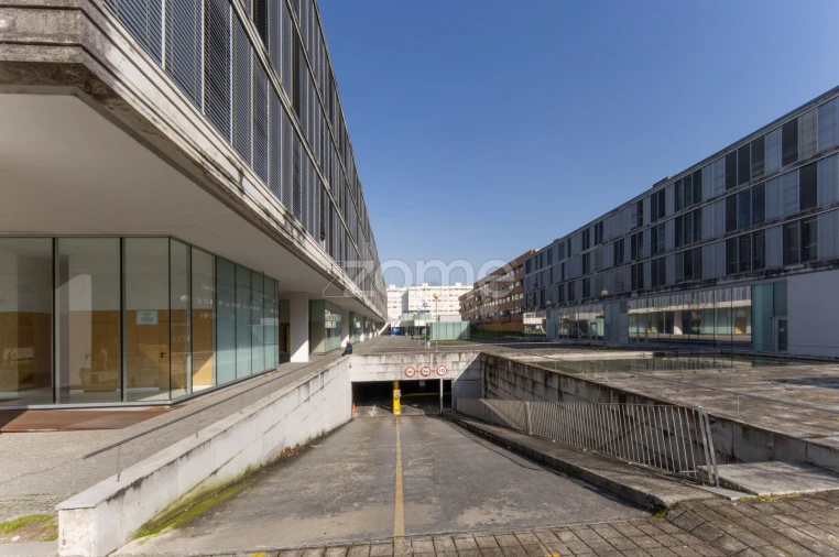 Garagem para Venda em São Mamede de Infesta e Senhora da Hora Foto 2