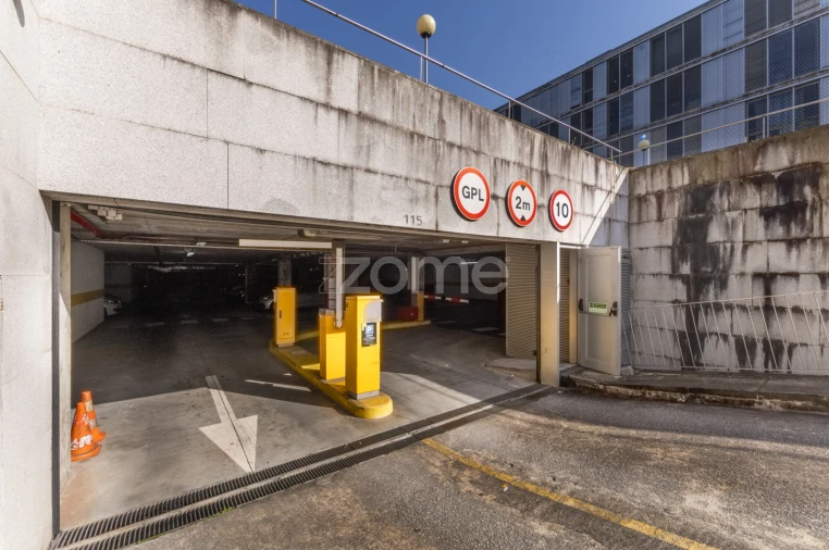 Garagem para Venda em São Mamede de Infesta e Senhora da Hora Foto 3