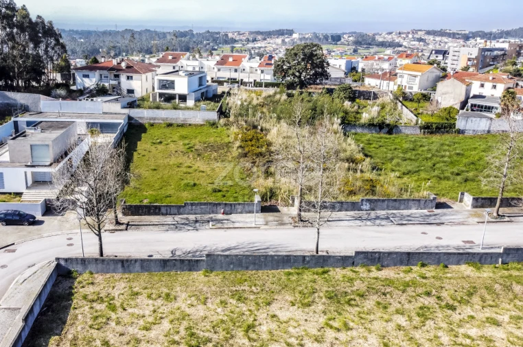 Terreno para Venda em Grijó e Sermonde