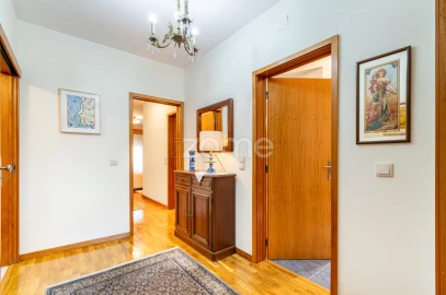 Apartamento T4 para Venda em Aguas Santas