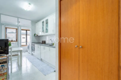 Apartamento T4 para Venda em Aguas Santas