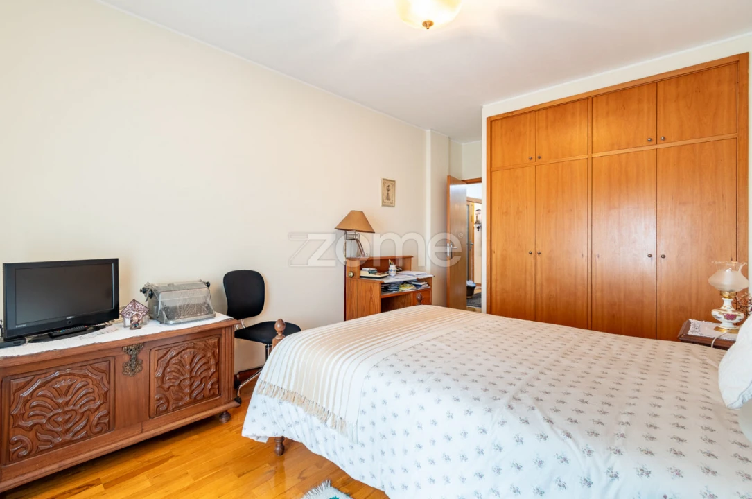 Apartamento T4 para Venda em Aguas Santas Foto 14