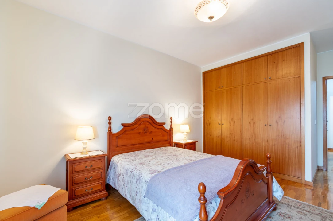Apartamento T4 para Venda em Aguas Santas Foto 17