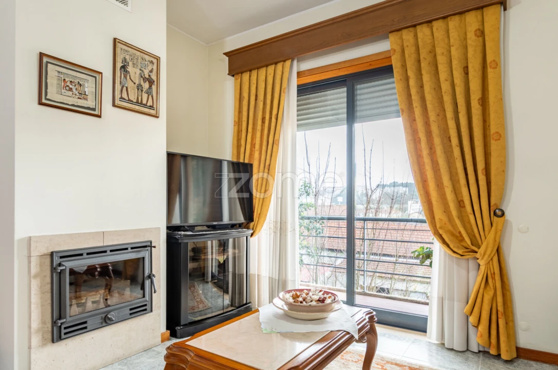 Apartamento T4 para Venda em Aguas Santas Foto 30