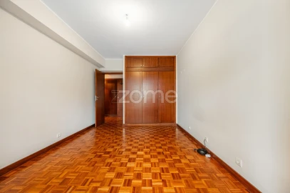Apartamento T3 para Arrendamento em Bonfim