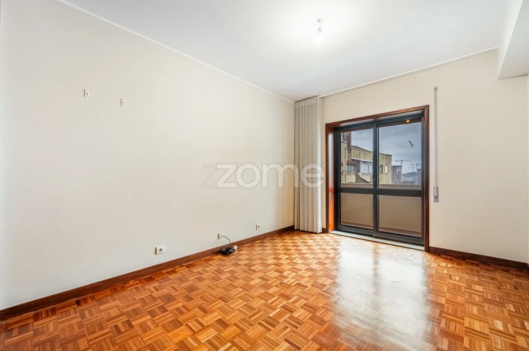 Apartamento T3 para Arrendamento em Bonfim Foto 13