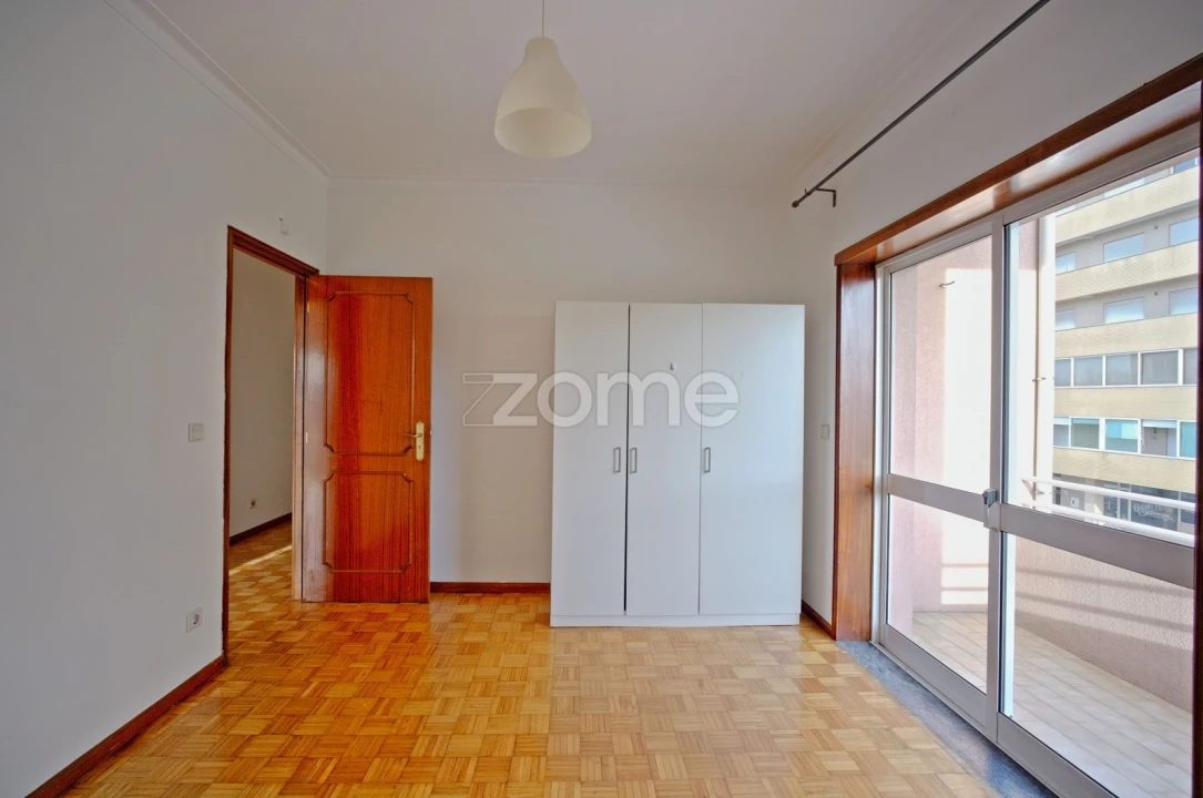 Apartamento T3 para Arrendamento em Braga (Maximinos, Sé e Cividade) Foto 16