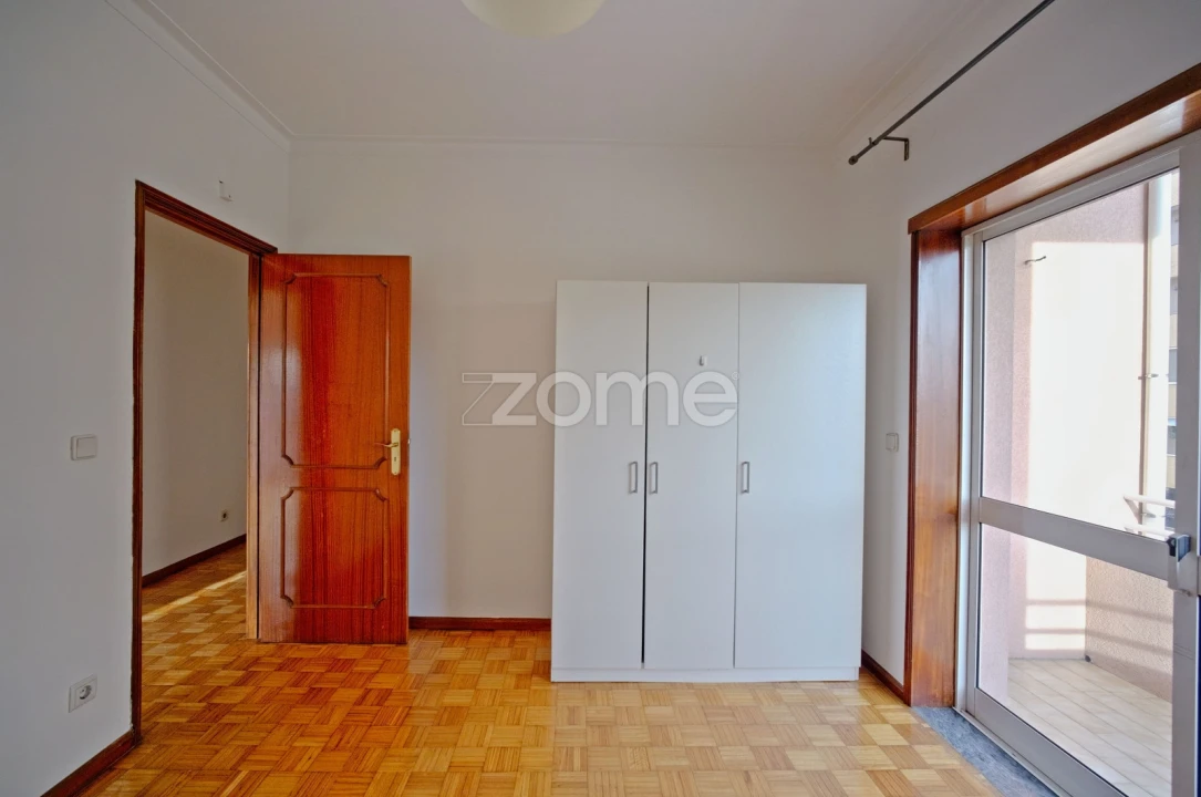 Apartamento T3 para Arrendamento em Braga (Maximinos, Sé e Cividade) Foto 19