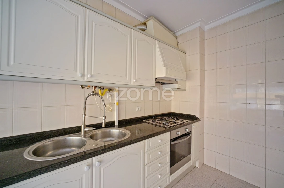 Apartamento T3 para Arrendamento em Braga (Maximinos, Sé e Cividade) Foto 14