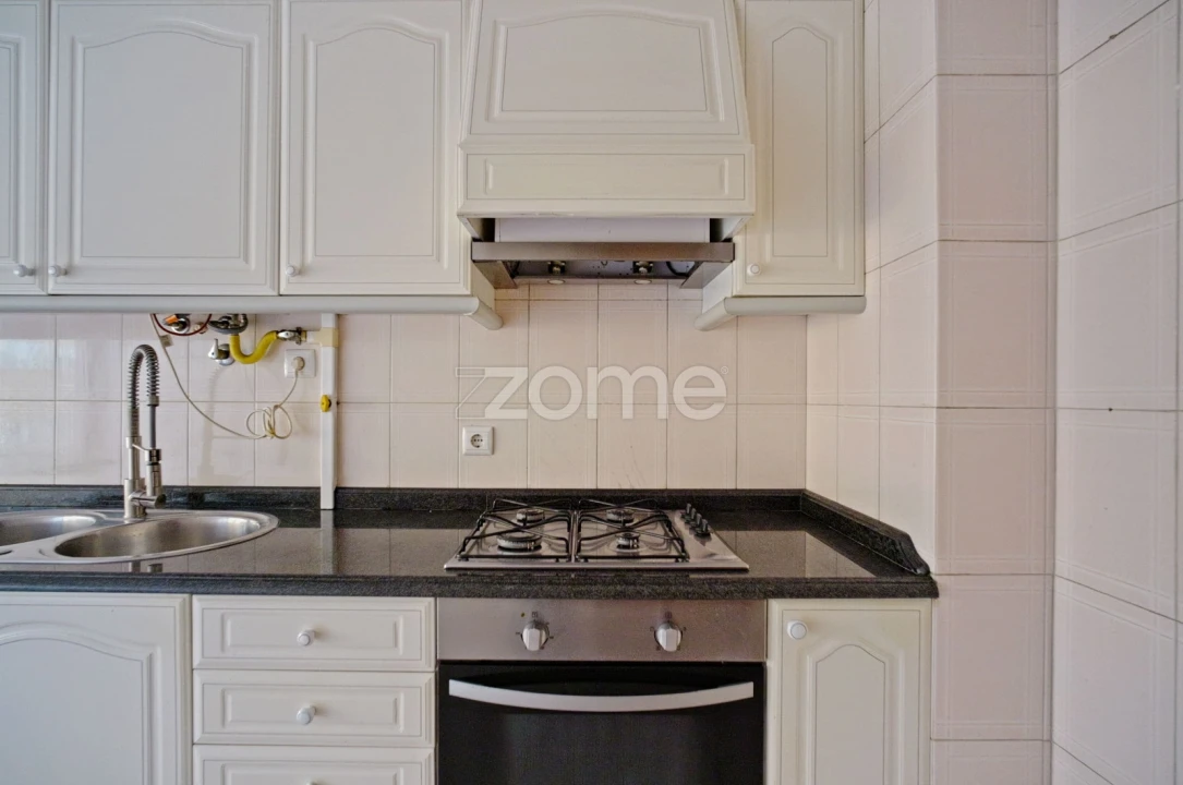 Apartamento T3 para Arrendamento em Braga (Maximinos, Sé e Cividade) Foto 15