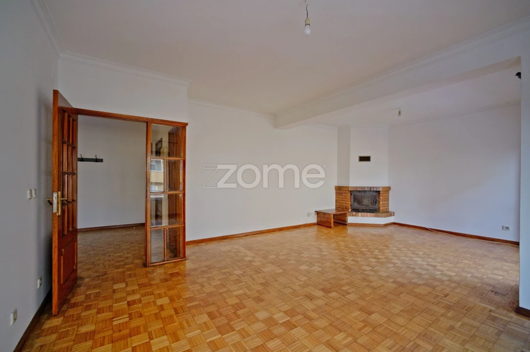 Apartamento T3 para Arrendamento em Braga (Maximinos, Sé e Cividade) Foto 5