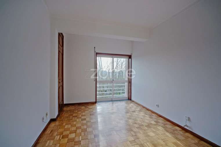 Apartamento T3 para Arrendamento em Braga (Maximinos, Sé e Cividade) Foto 22