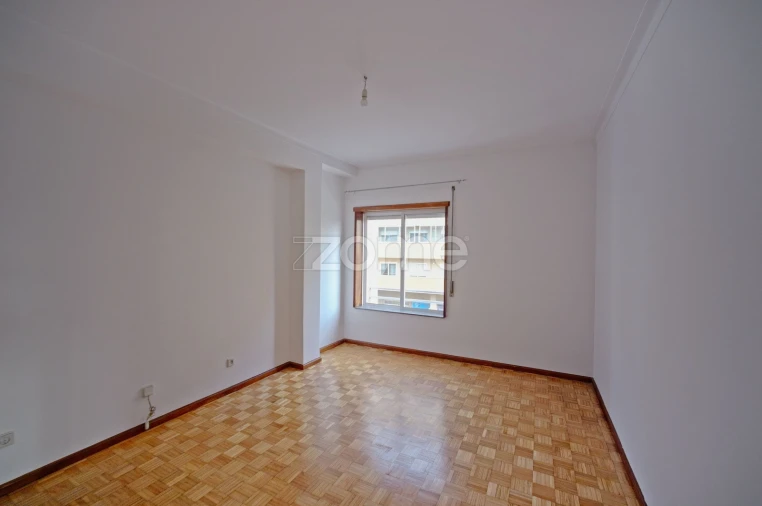 Apartamento T3 para Arrendamento em Braga (Maximinos, Sé e Cividade) Foto 28