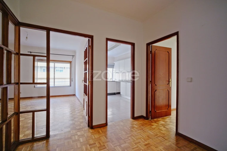 Apartamento T3 para Arrendamento em Braga (Maximinos, Sé e Cividade) Foto 2