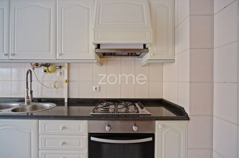 Apartamento T3 para Arrendamento em Braga (Maximinos, Sé e Cividade) Foto 15