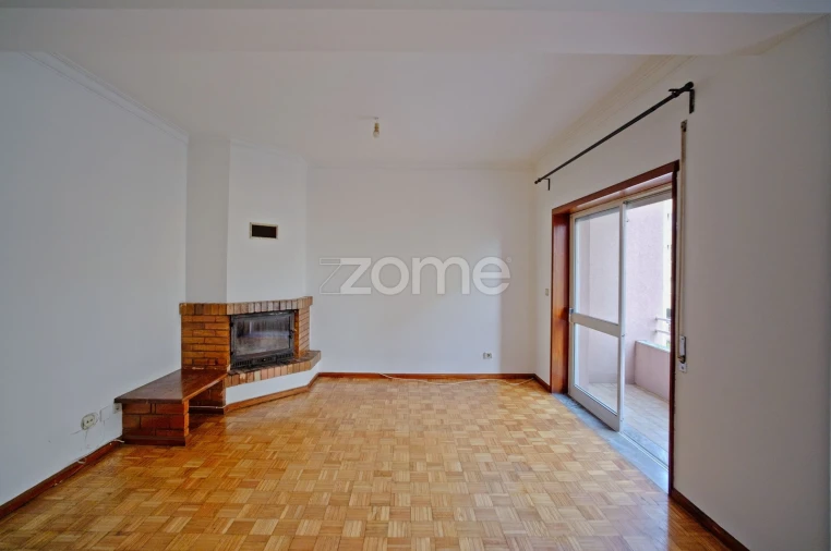 Apartamento T3 para Arrendamento em Braga (Maximinos, Sé e Cividade) Foto 6