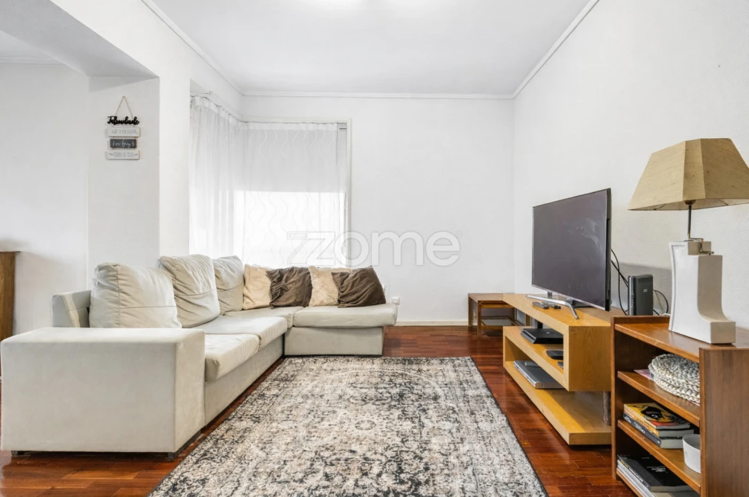 Apartamento T3 para Arrendamento em Mafamude e Vilar do Paraíso Foto 2