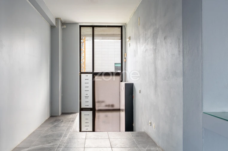 Negócio para Venda em Santa Marinha e São Pedro da Afurada Foto 7