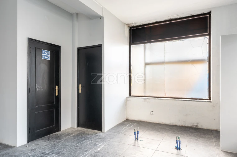 Negócio para Venda em Santa Marinha e São Pedro da Afurada Foto 12