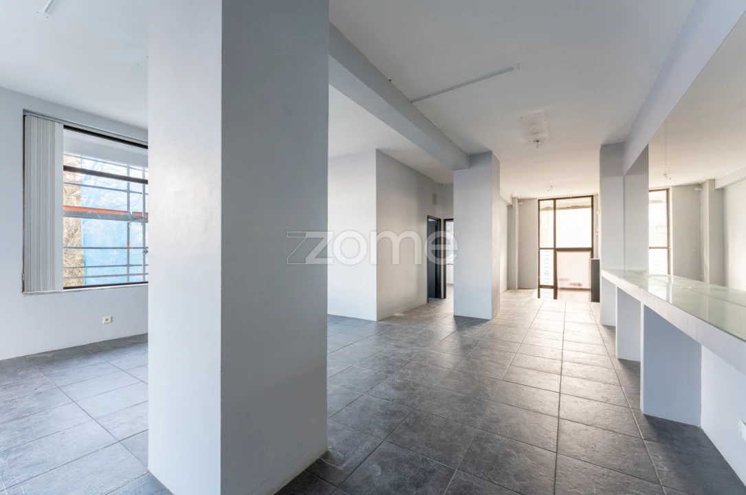 Negócio para Venda em Santa Marinha e São Pedro da Afurada Foto 2