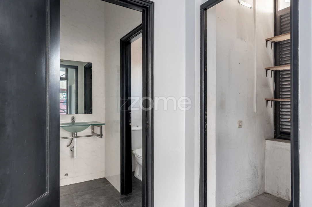 Negócio para Venda em Santa Marinha e São Pedro da Afurada Foto 16