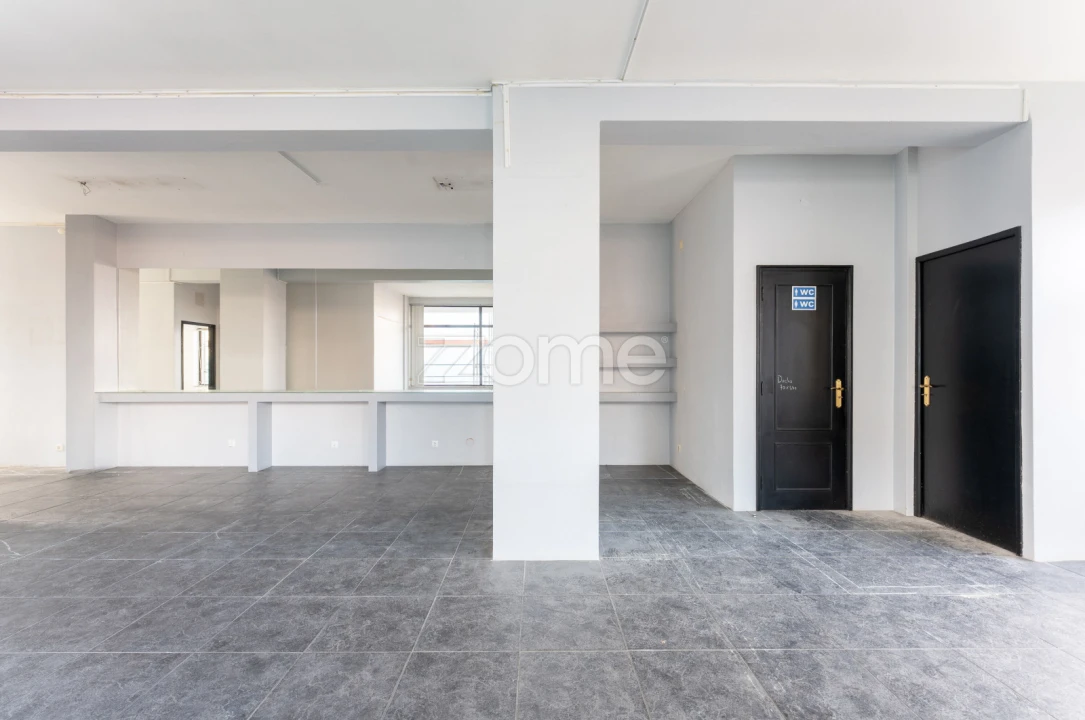 Negócio para Venda em Santa Marinha e São Pedro da Afurada Foto 5