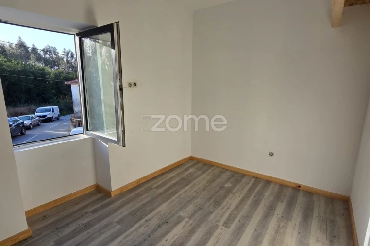 Apartamento T9 para Venda em Santa Maria da Feira, Travanca, Sanfins e Espargo Foto 4