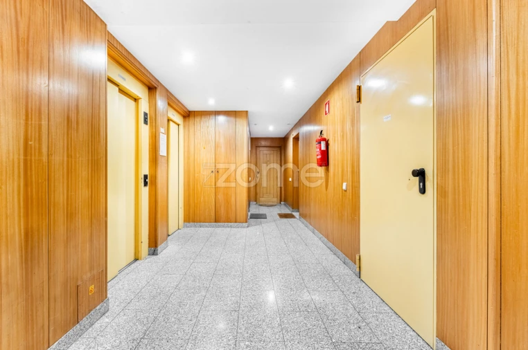 Apartamento T1 para Arrendamento em Ramalde Foto 13